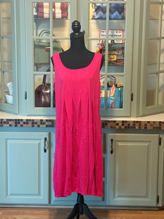 Jones New York Dresses & Skirts - Jones New York Hot Pink Sleeveless Midi Dress